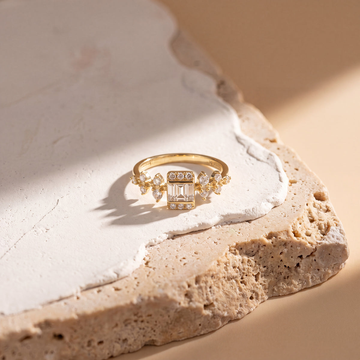 Baget Taşlı Altın Yüzük