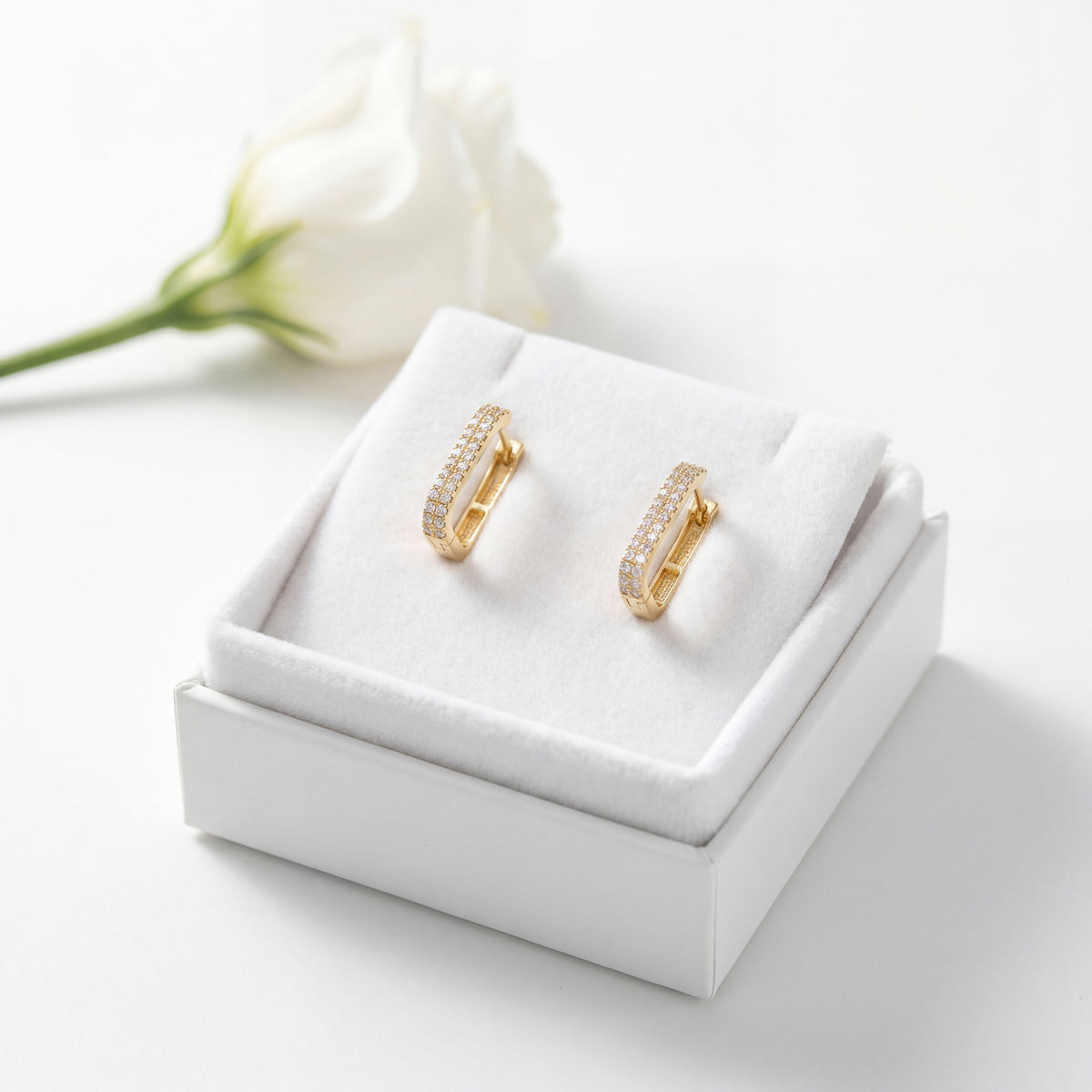 Taşlı U Şekil, Minimal, Günlük 14k Altın Küpe