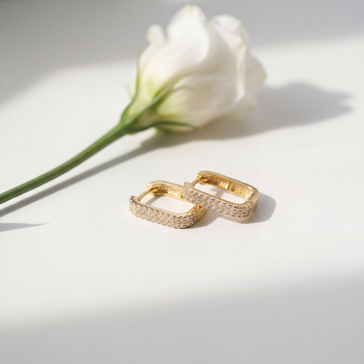 Taşlı U Şekil, Minimal, Günlük 14k Altın Küpe